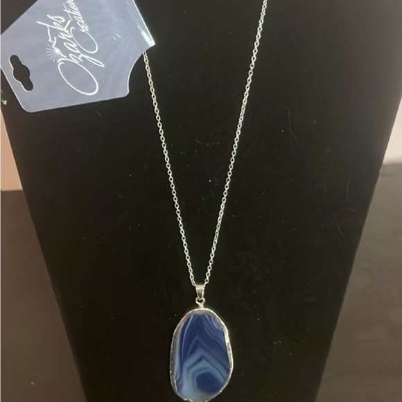NWT - Beautiful blue agate wrapped in stealing silver with chain - Picture 6 of 6